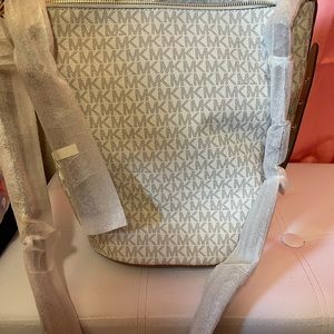 New Michael Kors purse